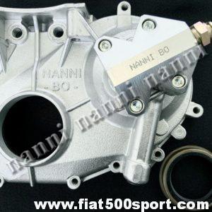 Coperchio distribuzione Fiat 500 Fiat 126 NANNI modificato con supporto per attacco radiatore olio che deve essere accoppiato alla pompa olio originale Fiat art. 0256P.