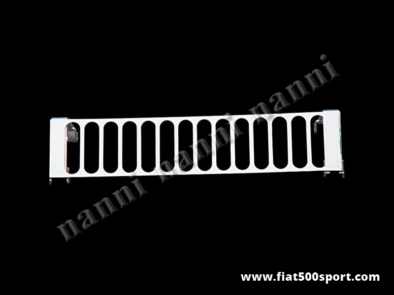 Art. 0005 - Alzacofano Fiat 500 in acciaio cromato a feritoie verticali. - Alzacofano Fiat 500 in acciaio cromato a feritoie verticali. Il cofano motore e’ molto stabile quando si apre e si può chiudere con la serratura originale.
Art. 0005 - Alzacofano Fiat 500 in acciaio cromato a feritoie verticali. - Alzacofano Fiat 500 in acciaio cromato a feritoie verticali. Il cofano motore e’ molto stabile quando si apre e si può chiudere con la serratura originale.