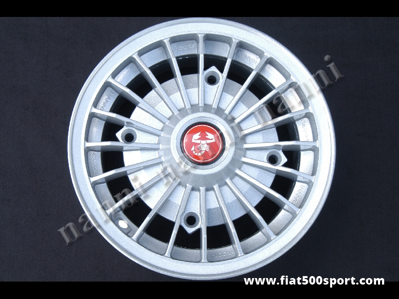 Art. 0073 - Cerchio ruota Fiat 500 Abarth in lega da 4,5 pollici x12 pollici e bulloni di fissaggio conici autocentranti. - Cerchio ruota Fiat 500 Fiat 126 prima serie Abarth in lega di altissima qualita’ verniciata, da 4,5 pollici di larghezza con bulloni di fissaggio conici autocentranti. (interasse bulloni ruota 190 mm.). ET 25.
