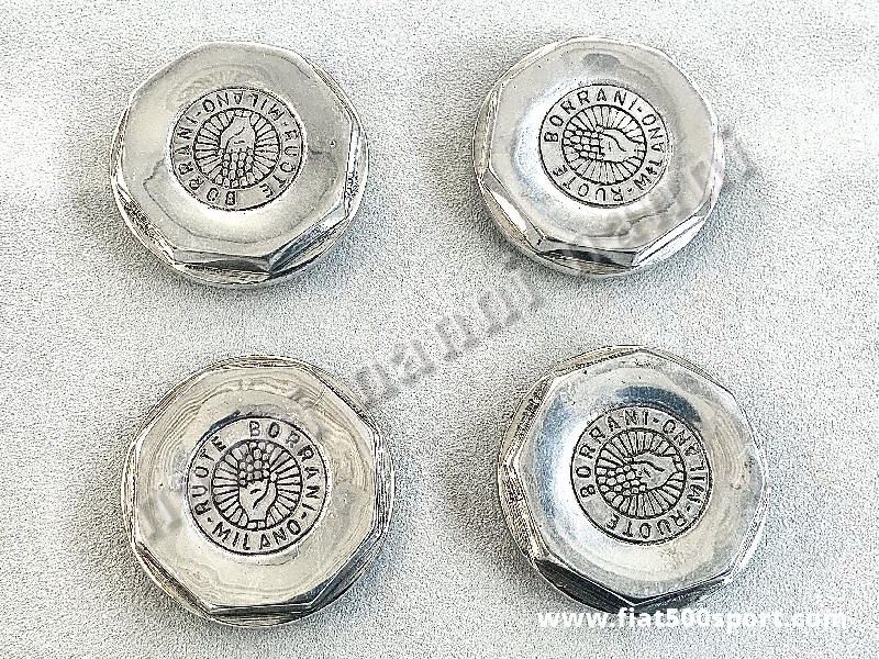 Art. 0085B - Borrani new original old timer wheel caps diam. 74 mm (4 pieces) - Borrani new original oldtimer wheel caps diam. 74 mm. ( 4 pieces)
