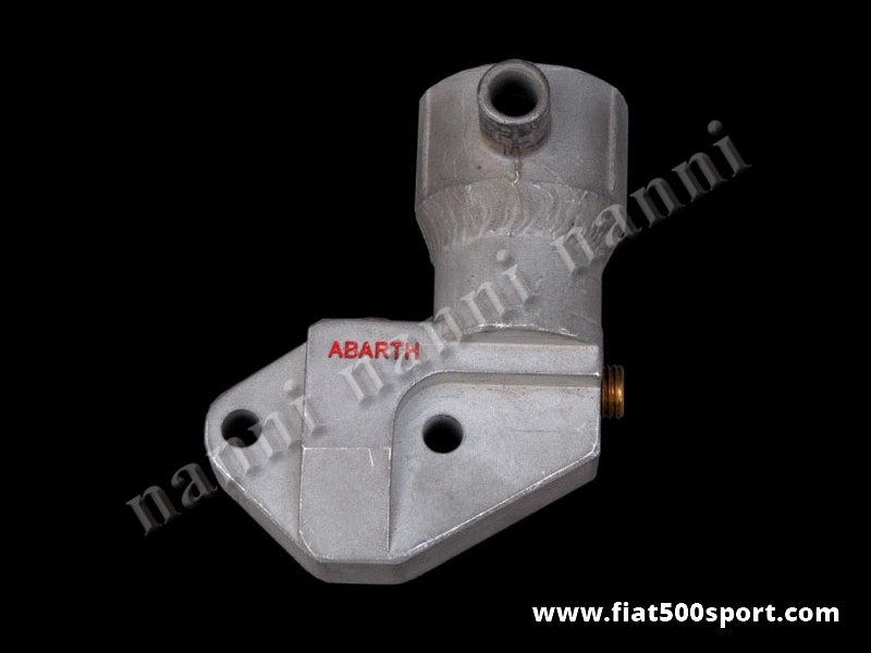 Art. 0156 - Particolare Fiat 500 Fiat  126 Abarth per chiusura foro pompa benzina meccanica (uso stradale) - Particolare Fiat 500 Fiat 126 Abarth per chiusura foro pompa benzina meccanica (uso stradale).Per questo articolo occorre il tappo introduzione olio 0266 Abarth o 0267 Giannini. Lo vendiamo senza la scritta Abarth.
