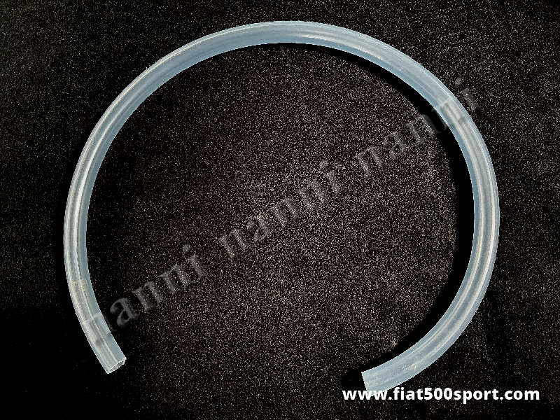 Art. 0264 - Tubo in plastica per sfiato vapori olio con interno diam. 16 mm. di colore ROSSO. Lunghezza 1 metro. - Tubo in plastica per sfiato vapori dell’ olio con foro interno diam. 16 mm. di colore ROSSO.  Lunghezza 1 metro.
