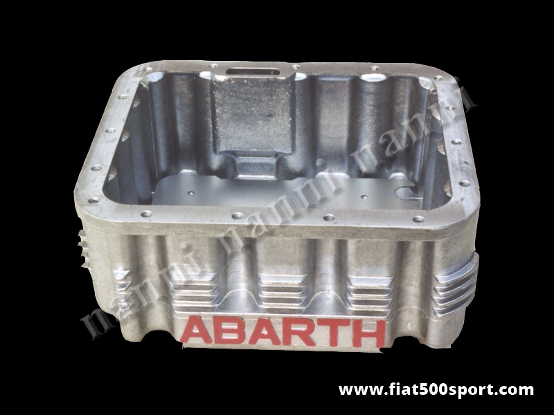 Art. 0275 - Coppa olio Abarth  Fiat 500 Fiat 126 da 4 litri in alluminio completa di tappo in bronzo. - Coppa olio Abarth Fiat 500 Fiat 126 da 4 litri. Con questa coppa olio occorre acquistare anche gli art.0280 e 0281. E’ predisposta per il montaggio del bulbo della temperatura dell’ olio. Le nostre coppe olio sono tutte impregnate con Loctite per garantire una impermeabilità al 100%. E’ completa di tappo in bronzo per lo scarico dell’olio.
