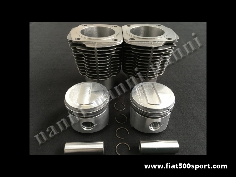 Art. 0318 - Cilindri pistoni Fiat 500 D F L Fiat Giardiniera Nural per trasformazione a diam. 70 mm. (Cilindrata 540 cc.) - Canne pistoni Fiat 500 D F L Fiat Giardiniera diam. 70 mm. con cilindrata 540 cc. Si montano senza allargare gli alloggiamenti dei cilindri nel monoblocco originale. Il kit comprende 2 cilindri NANNI alti 90 mm. e 2 pistoni tedeschi Nural completi di tassello per aumentare il rapporto di compressione. I nostri cilindri non richiedono la guarnizione di testa, occorre pero’ inserire al di sotto i nostri anelli art. 0426.
