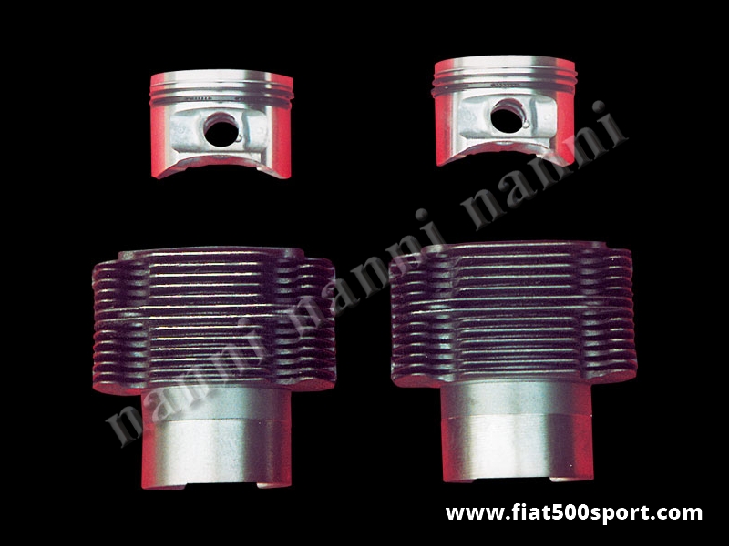 Art. 0326 - Cilindri  pistoni fusi Fiat 500 Fiat 126 e Giardiniera per trasformazione a 704 cc. Ø 80 mm (con questo kit occorrono  le bielle in acciaio art. 0293C con interasse 124 mm.) - Canne e pistoni fusi Fiat 500 Fiat 126 Giardiniera,704 cc, pistoni Ø 80 mm. (con questo kit occorrono le bielle in acciaio art. 0293C con interasse 124 mm.)  I pistoni sono originali Federal Mogul completi di segmenti. Per il motore Fiat 500 e Giardiniera occorre anche la piastra in acciaio art.0287. Gruppo completo di 2 pistoni e 2 cilindri.
