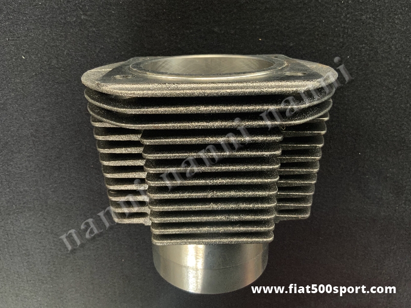 Art. 0335 - Cilindro  Fiat 500 , Ø 73,5 mm, h. 90 mm, 595 cc - Cilindro Ø 73,5 mm, h. 90 mm, 595 cc. per motore 500 D F L. Questo cilindro di ns. produzione non richiede la guarnizione di testa. Occorre acquistare i nostri anelli sottocanna art. 0427.
