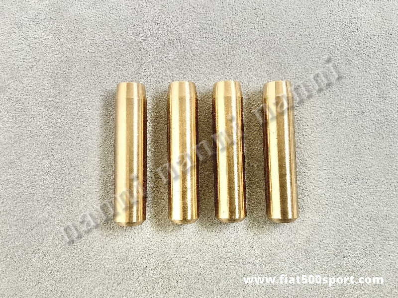 Art. 0361M - Guida valvole Fiat 500 originali in bronzo maggiorate 27 centesimi foro 8 mm. Misura totale dell’esterno 13,27 mm. Serie di 4 pezzi. - Serie guida valvole Fiat 500 originali in bronzo maggiorate 27 centesimi per valvole con stelo di 8 mm. Misura totale dell’esterno 13,27 mm. Serie completa di 4 pezzi.
