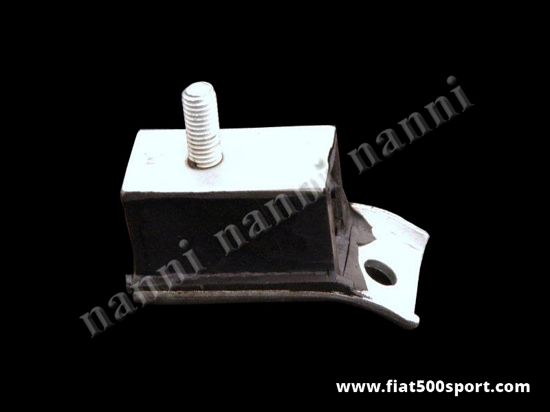 Art. 0452C - Tassello Fiat 500 Fiat 126 sostegno cambio (anteriore motore). - Tassello Fiat 500 Fiat 126 sostegno cambio (anteriore motore ) in gomma e acciaio .Per una vettura occorrono 2 pezzi.
