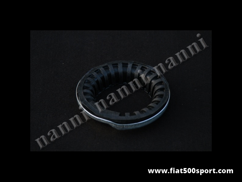 Art. 0468 - Alloggiamento Fiat 500 Fiat 126 completo superiore per molla sospensione posteriore art.0465/0466/0467 - Alloggiamento Fiat 500 Fiat 126 completo (tassello in gomma e flangia in acciaio zincato) superiore per molla sospensione posteriore nostri articoli 0465/0466/0467.
