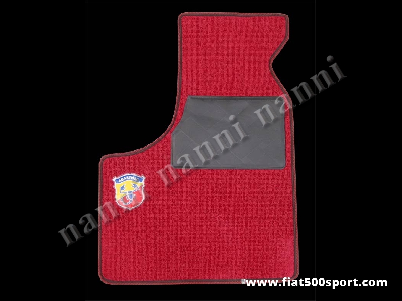 Art. 0530red - Tappetini Fiat 500 Fiat 126 Abarth in moquette,anteriori e posteriori di colore rosso (con 2 stemmi Abarth) - Serie tappetini Fiat 500 Fiat 126 Abarth in moquette anteriori e posteriori di colore rosso (con 2 stemmi Abarth). Kit completo.
