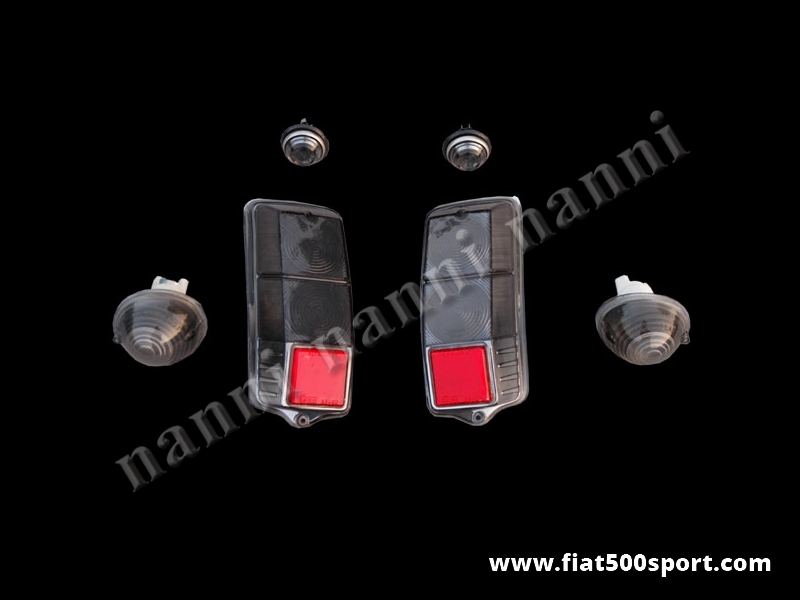 Art. 0548 - Plastiche luci Fiat 500 F L R colore fume’. - Luci Fiat 500 F L R di colore fumè. Comprende: 2 fanalini anteriori e 2 laterali completi. 2 plastiche posteriori.
