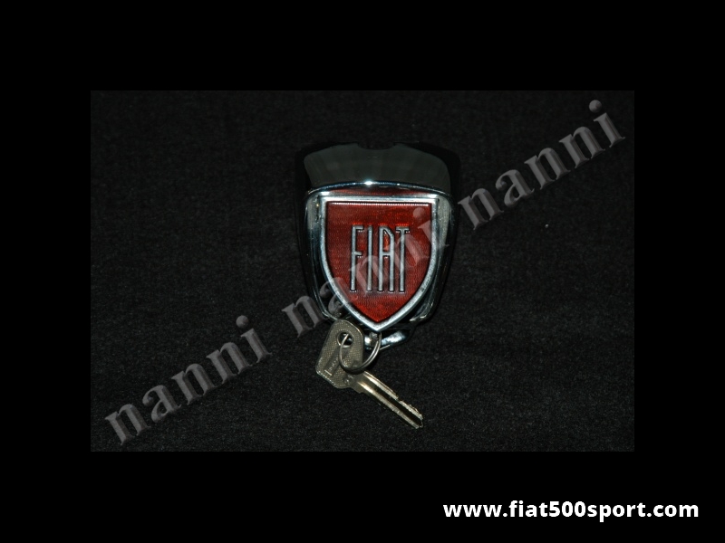 Art. 0623 - Serratura con chiave per cofano anteriore Fiat 500 D e 500 F prima serie con scritta FIAT. - Serratura con chiave per cofano anteriore Fiat 500 D e Fiat 500 F prima serie in metallo smaltato a fuoco con scritta FIAT. (Importantissimo specificare il modello
della vettura).
Art. 0623 - Serratura con chiave per cofano anteriore Fiat 500 D e 500 F prima serie con scritta FIAT. - Serratura con chiave per cofano anteriore Fiat 500 D e Fiat 500 F prima serie in metallo smaltato a fuoco con scritta FIAT. (Importantissimo specificare il modello
della vettura).