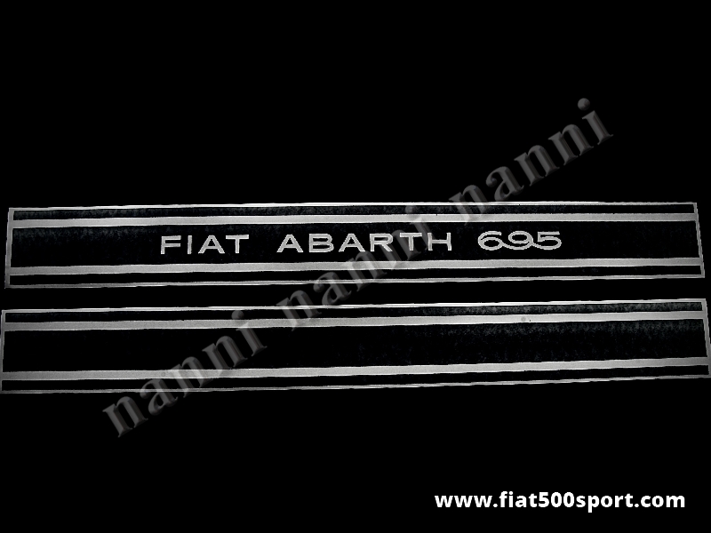 Art. 0642N - Fiat Abarth 695 strisce prespaziate nere per fiancate ( 4 pezzi di spessore irrilevante). - Abarth 695 scritte prespaziate nere per le fiancate (4 pezzi di spessore irrilevante).
