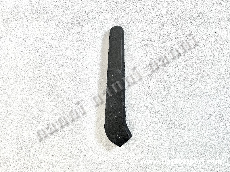 Art. 0701 - Rubber black dashboard lever extension. - Black rubber dashboard lever extension.

