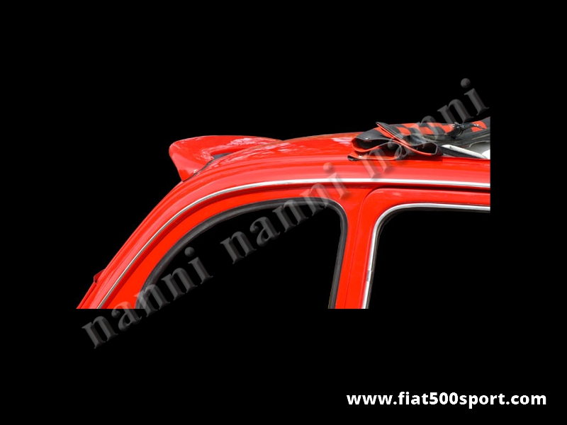 Art. 0833 - Spoiler Fiat 500 posteriore tetto. - Spoiler Fiat 500 posteriore per il tetto di nostra produzione, verniciabile in qualsiasi colore. Può essere fissato solo con colla, ma è possibile avvitarlo al tetto.
