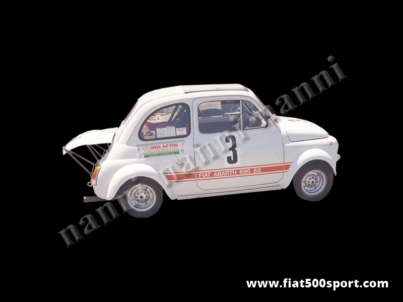 Art. 0843 - Parafanghi Abarth 695 SS assetto corsa  (allargano la vettura di 7,5 cm per lato) - Serie di parafanghini Abarth 695 assetto corsa (allargano la vettura di 7,5 cm per lato). Si possono fissare con rivetti o con mastice e sono verniciabili in qualsiasi colore. Kit di 4 pezzi.
