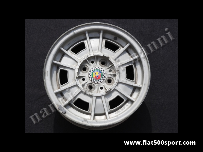 Art. 0901 - Ruote Fiat 131 Abarth Cromodora originali in magnesio da 13 pollici x 5 pollici. - Serie ruote Fiat 131 Abarth originali Cromodora in lega di Magnesio da 13 x 5. ( 5 ruote).
Art. 0901 - Ruote Fiat 131 Abarth Cromodora originali in magnesio da 13 pollici x 5 pollici. - Serie ruote Fiat 131 Abarth originali Cromodora in lega di Magnesio da 13 x 5. ( 5 ruote).